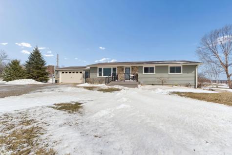 14303 Raven Avenue Mason City IA 50401