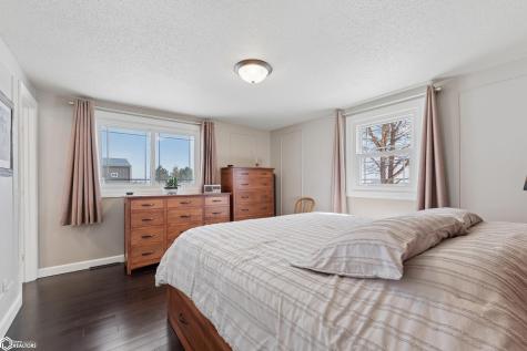 14303 Raven Avenue Mason City IA 50401