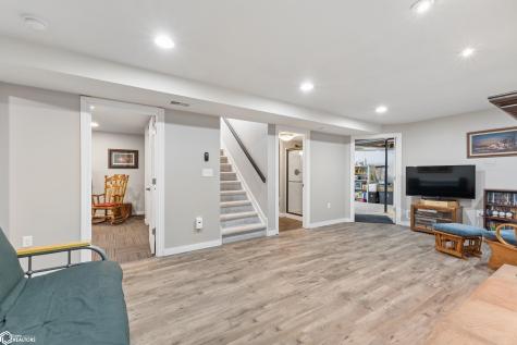 14303 Raven Avenue Mason City IA 50401