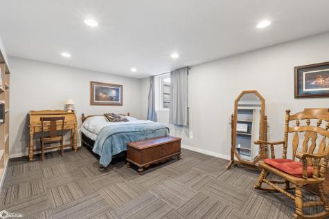 14303 Raven Avenue Mason City IA 50401