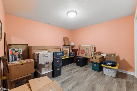 14303 Raven Avenue Mason City IA 50401
