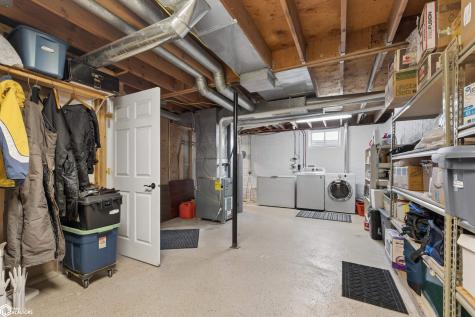 14303 Raven Avenue Mason City IA 50401