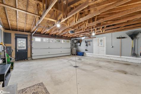14303 Raven Avenue Mason City IA 50401