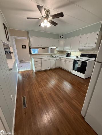 719 2nd Street NE Clarion IA 50525