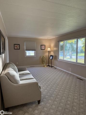 719 2nd Street NE Clarion IA 50525