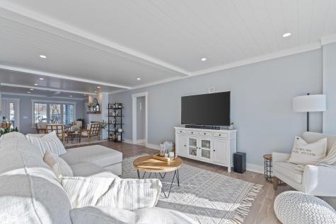 537 N Shore Drive Clear Lake IA 50428