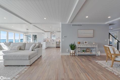 537 N Shore Drive Clear Lake IA 50428
