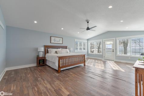 537 N Shore Drive Clear Lake IA 50428