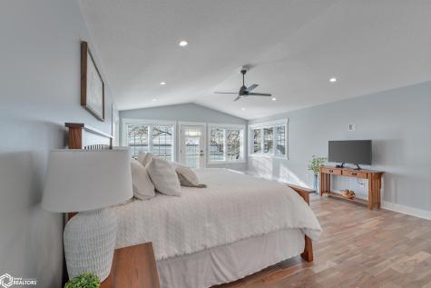 537 N Shore Drive Clear Lake IA 50428