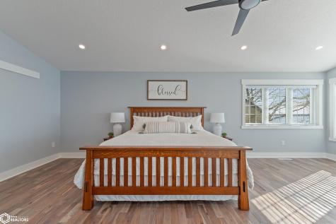 537 N Shore Drive Clear Lake IA 50428