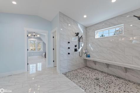 537 N Shore Drive Clear Lake IA 50428