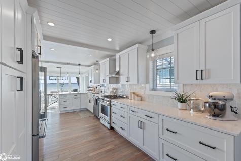 537 N Shore Drive Clear Lake IA 50428
