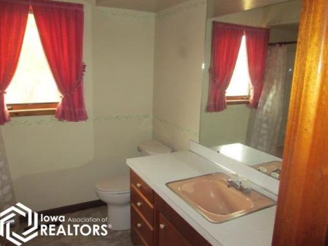 312 1st Street NW Belmond IA 50421