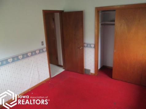 312 1st Street NW Belmond IA 50421