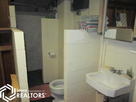 312 1st Street NW Belmond IA 50421