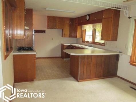 312 1st Street NW Belmond IA 50421