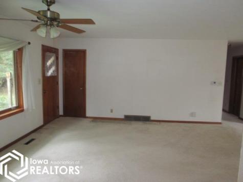 312 1st Street NW Belmond IA 50421