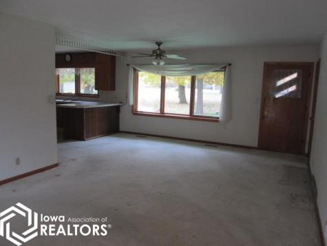 312 1st Street NW Belmond IA 50421