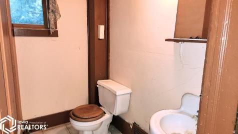 2000 2nd Avenue S Clear Lake IA 50428