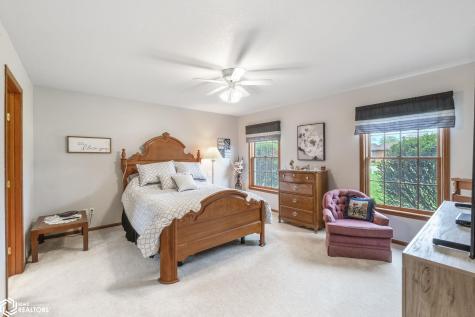 1530 S Kentucky Avenue Mason City IA 50401