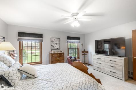 1530 S Kentucky Avenue Mason City IA 50401
