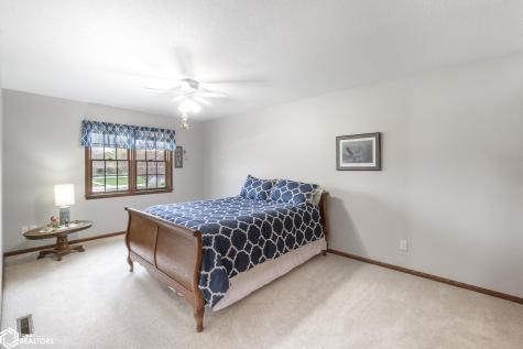 1530 S Kentucky Avenue Mason City IA 50401