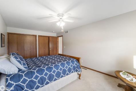 1530 S Kentucky Avenue Mason City IA 50401