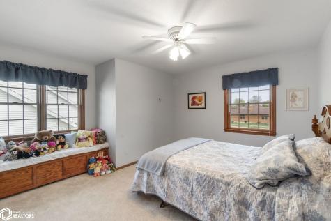 1530 S Kentucky Avenue Mason City IA 50401