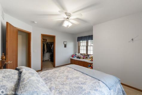 1530 S Kentucky Avenue Mason City IA 50401