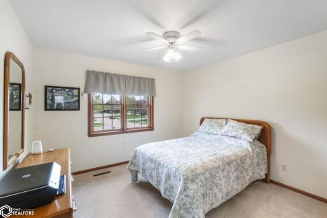 1530 S Kentucky Avenue Mason City IA 50401