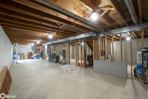 1530 S Kentucky Avenue Mason City IA 50401
