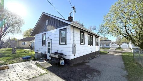812 10th Street NE Mason City IA 50401