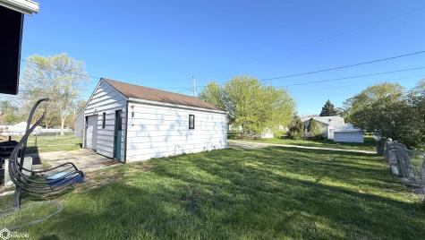 812 10th Street NE Mason City IA 50401