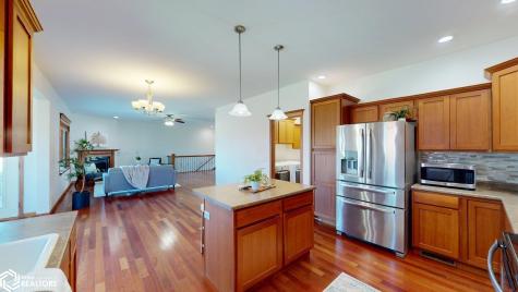 1500 Jade Court Mason City IA 50401
