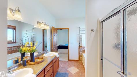 1500 Jade Court Mason City IA 50401