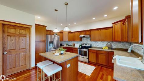 1500 Jade Court Mason City IA 50401