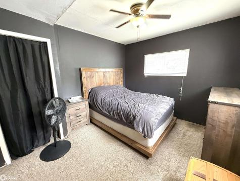 231 25th Street SW Mason City IA 50401