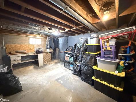 231 25th Street SW Mason City IA 50401