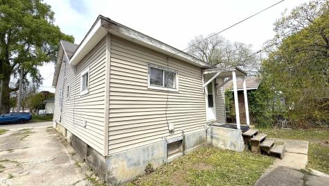 231 25th Street SW Mason City IA 50401