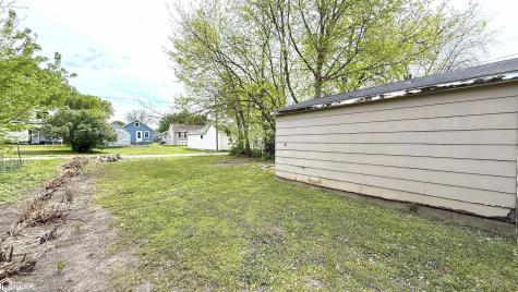 231 25th Street SW Mason City IA 50401