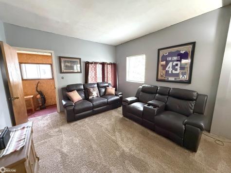 231 25th Street SW Mason City IA 50401