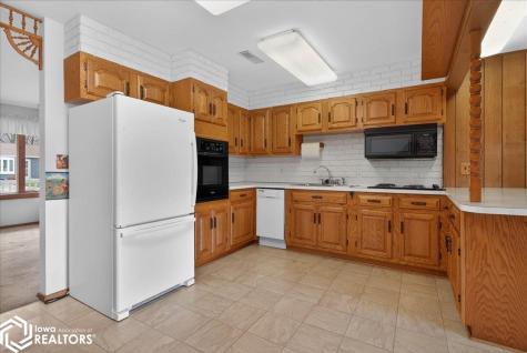 2506 S 3rd Street Clear Lake IA 50428