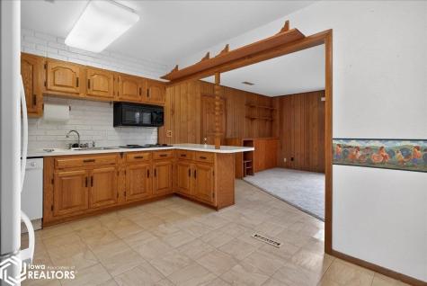 2506 S 3rd Street Clear Lake IA 50428