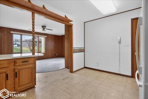 2506 S 3rd Street Clear Lake IA 50428