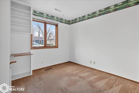 2506 S 3rd Street Clear Lake IA 50428