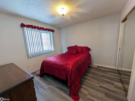 1418 N 24th Street Clear Lake IA 50428
