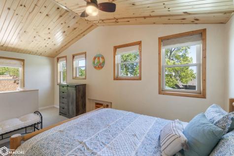 15381 1st Street Clear Lake IA 50428