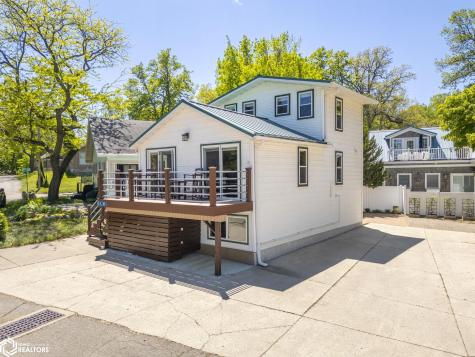 15381 1st Street Clear Lake IA 50428