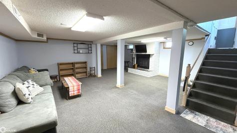 1012 8th Street SW Mason City IA 50401