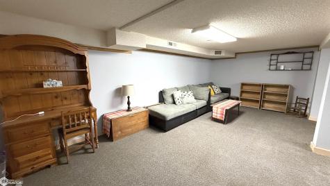 1012 8th Street SW Mason City IA 50401